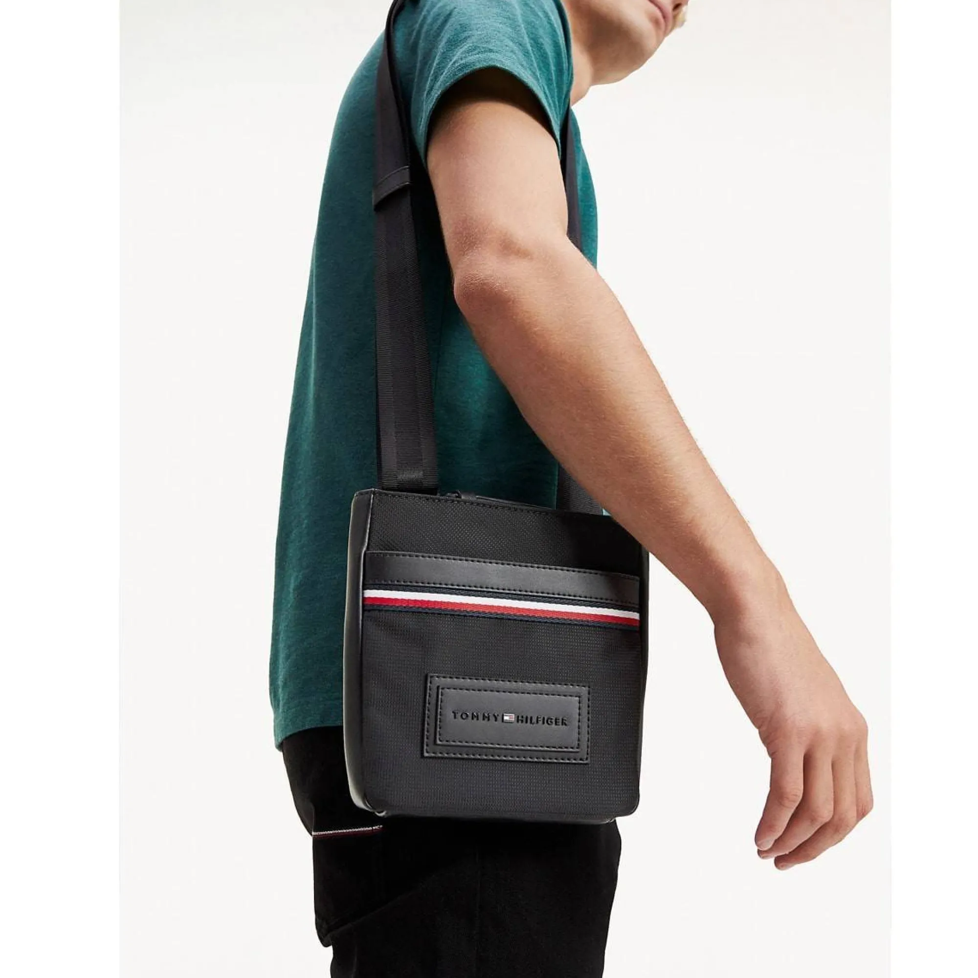 Tommy Hilfiger Petites Sacoches Homme*Petit sac plat a bandouliere Modern Noir